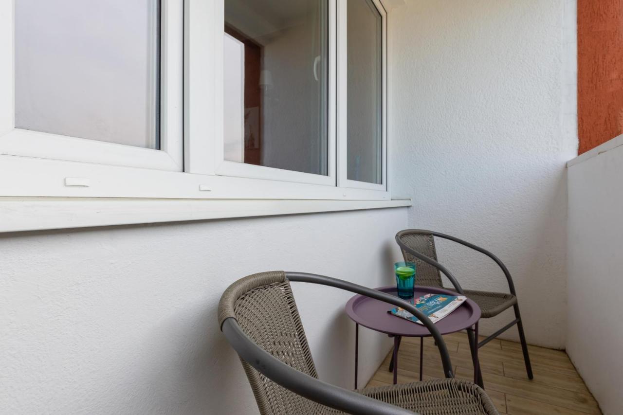 Apartaments Solec 79 By Noclegi Renters Варшава Экстерьер фото