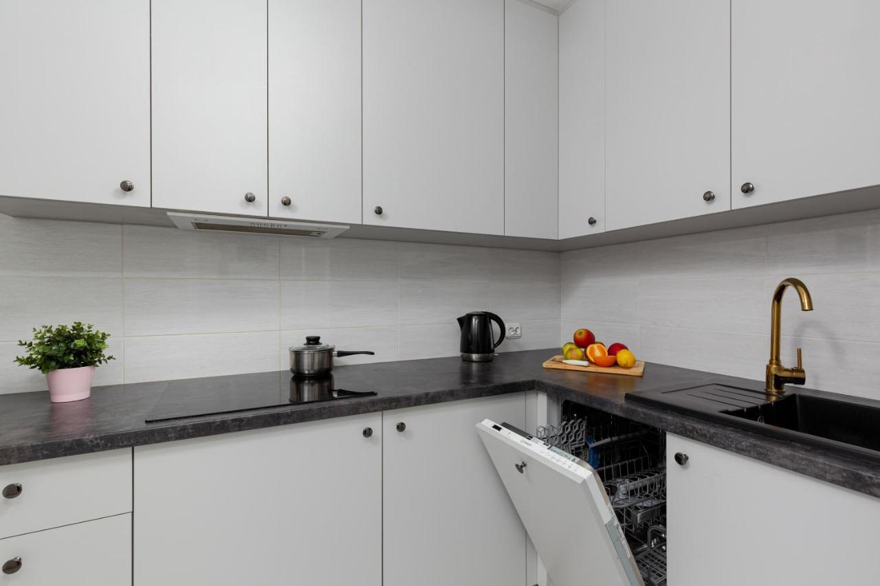 Apartaments Solec 79 By Noclegi Renters Варшава Экстерьер фото