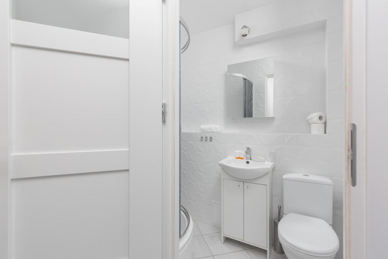 Apartaments Solec 79 By Noclegi Renters Варшава Экстерьер фото