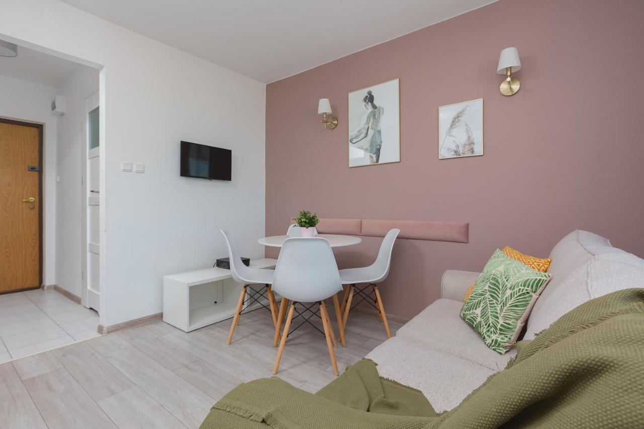 Apartaments Solec 79 By Noclegi Renters Варшава Экстерьер фото