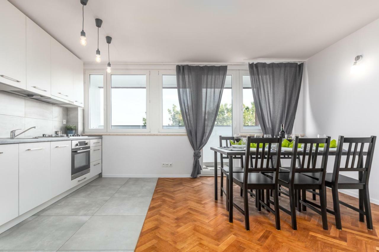 Apartaments Solec 79 By Noclegi Renters Варшава Экстерьер фото
