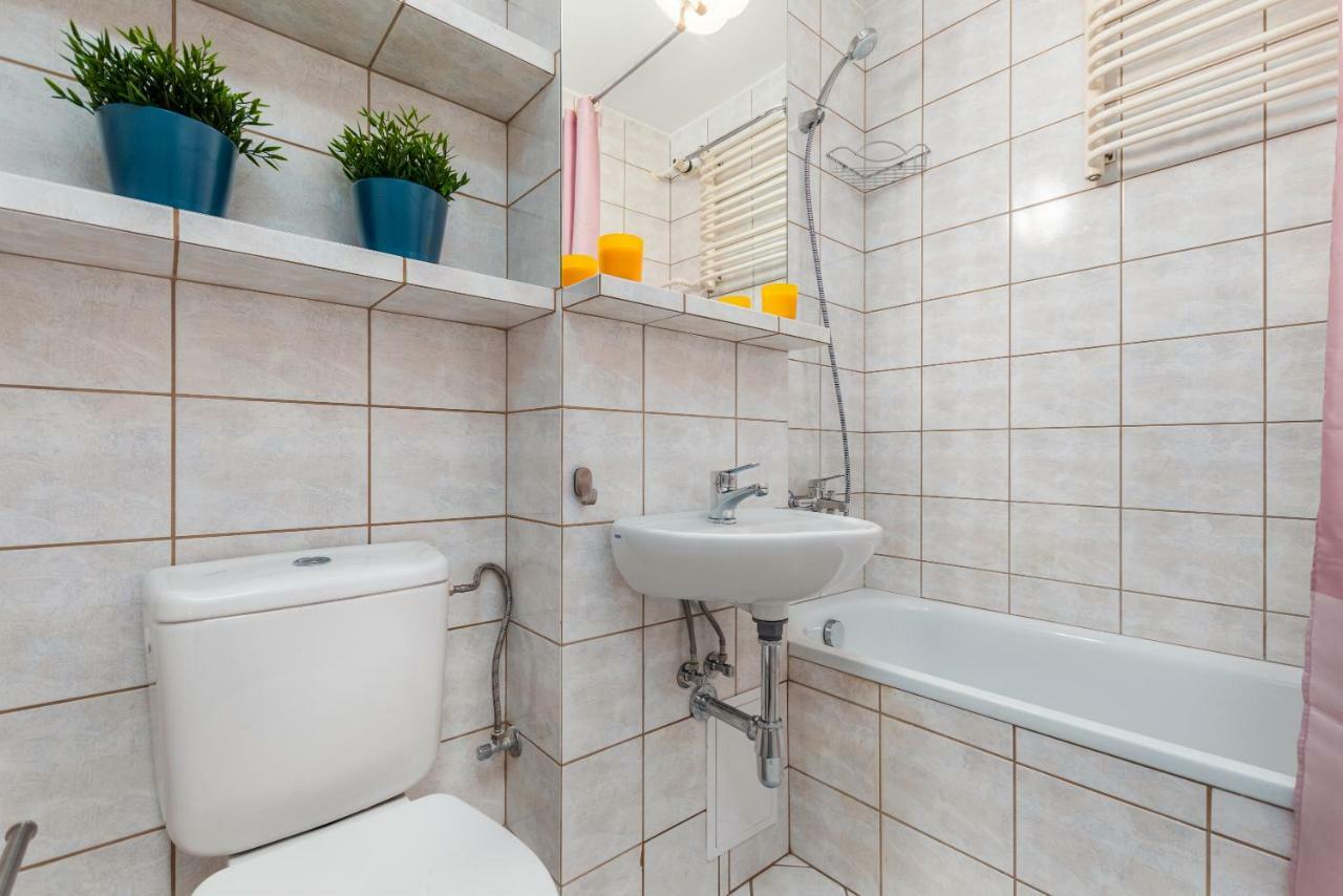 Apartaments Solec 79 By Noclegi Renters Варшава Экстерьер фото