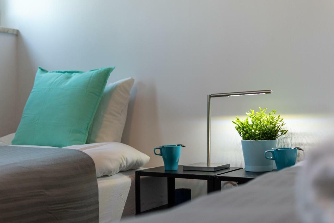 Apartaments Solec 79 By Noclegi Renters Варшава Экстерьер фото